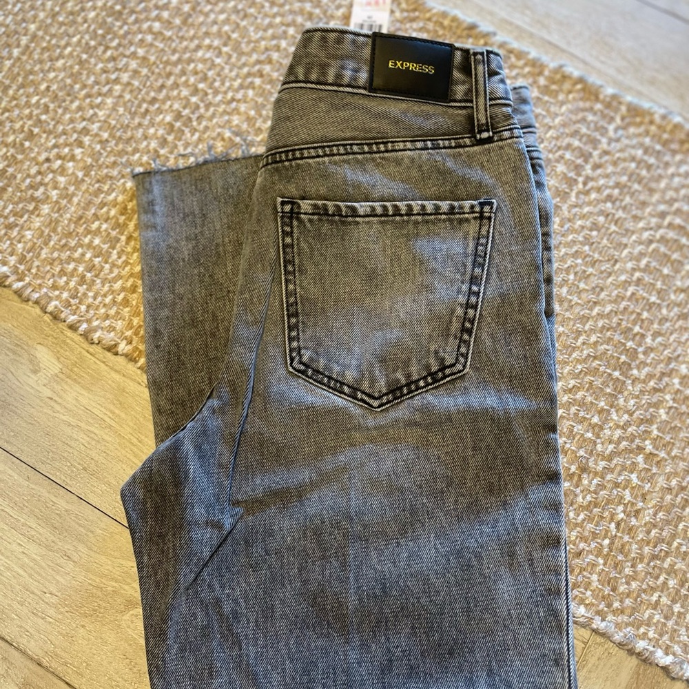 Express size 2R ankle boot mid rise jeans.